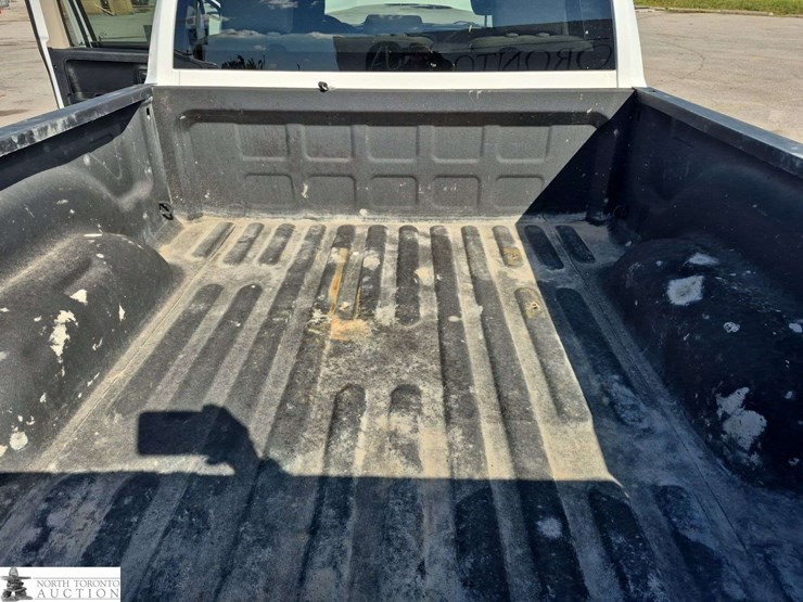 2017-dodge-1500-image-28