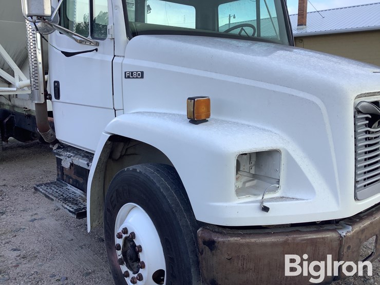 1996-freightliner-fl80-image-18