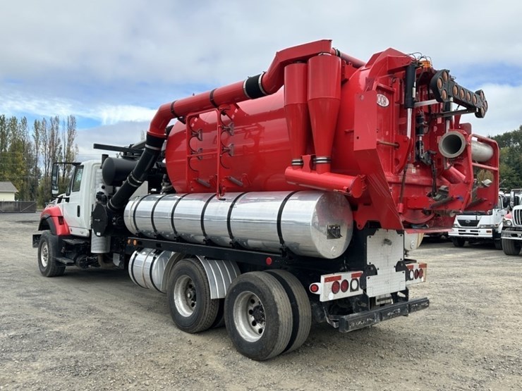 2012-vactor-2100-image-3