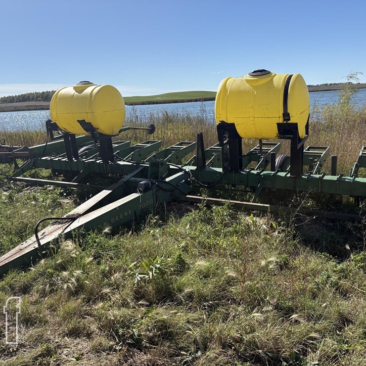 JOHN DEERE 7000