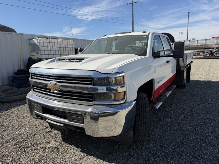 2017-chevrolet-silverado-3500-image-1