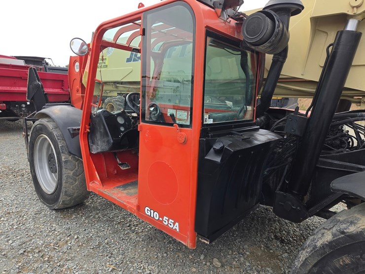 2010-jlg-g10-55a-image-38