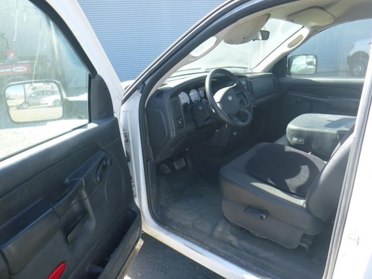 2004-dodge-ram-2500-image-5