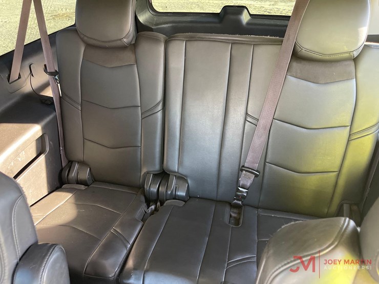 2015-cadillac-escalade-image-29