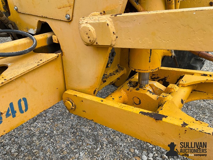 1979-deere-672a-image-18