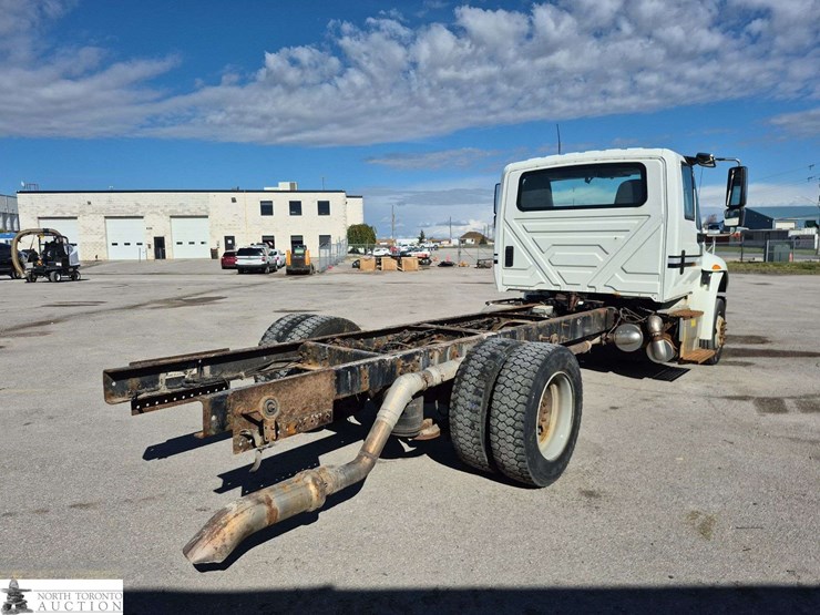 2017-international-durastar-4300-image-5