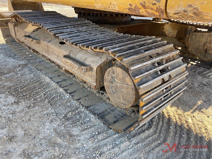 2021-caterpillar-320-image-9