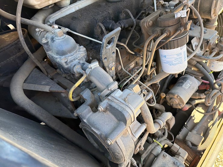 caterpillar-th360b-image-56
