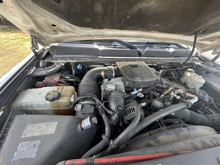 2012-chevrolet-silverado-3500-image-23