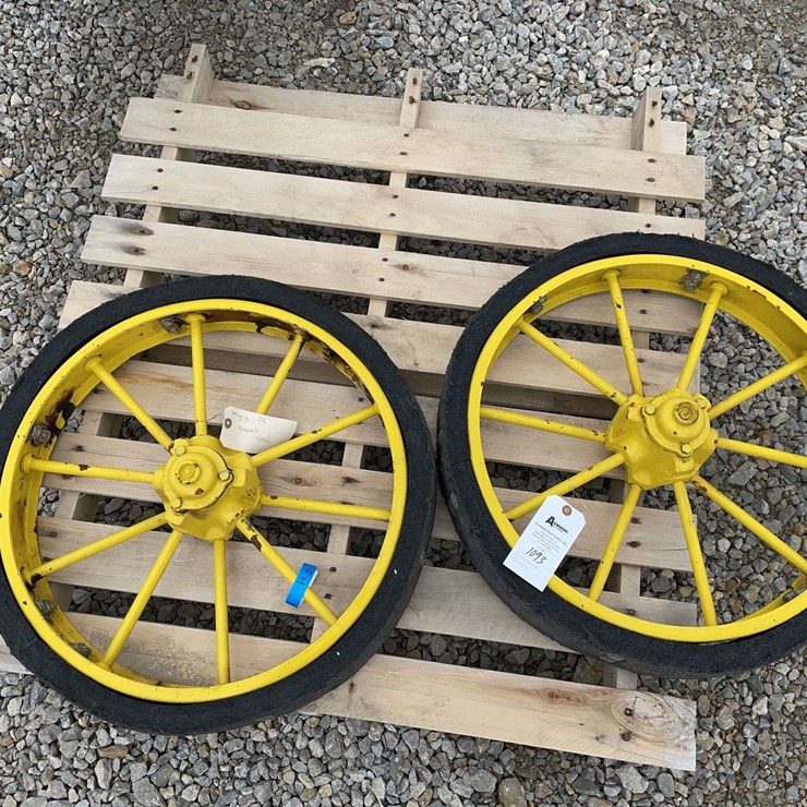 JOHN DEERE B