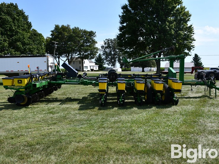 2000-john-deere-1770-image-4