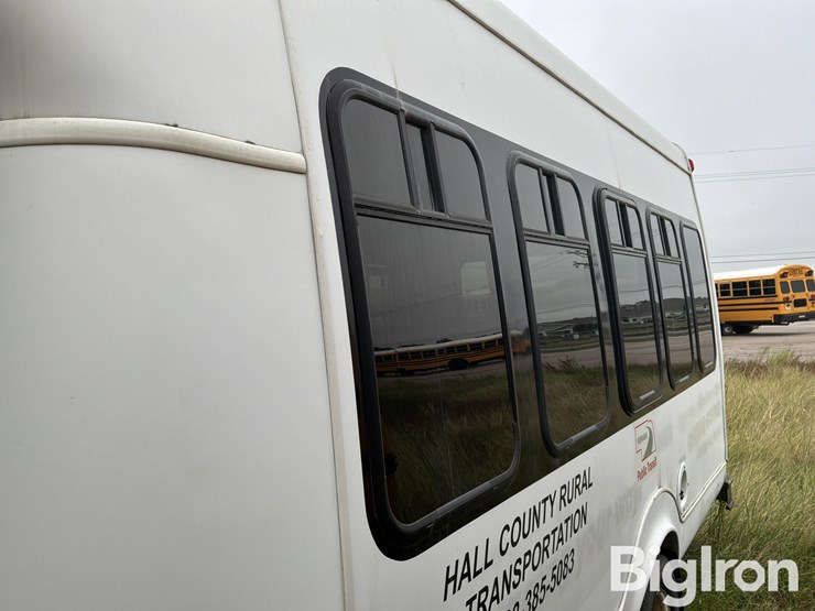 2014-ford-e450-image-11
