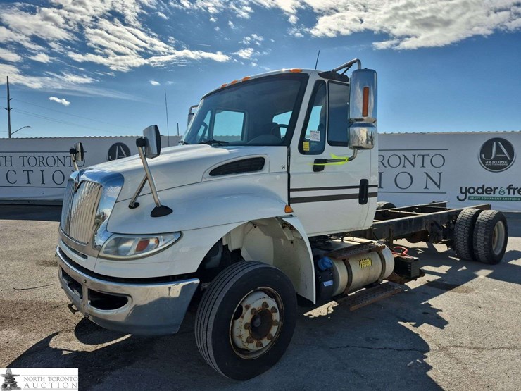 2017-international-durastar-4300-image-1