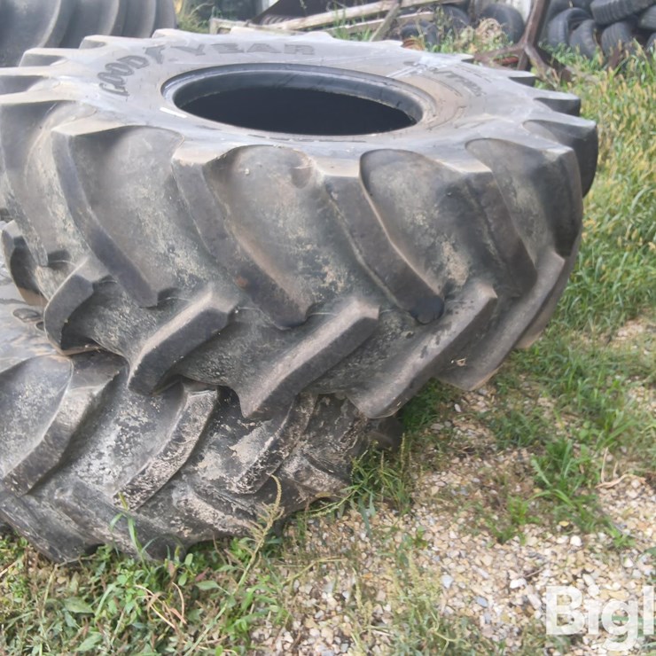 JOHN DEERE S680
