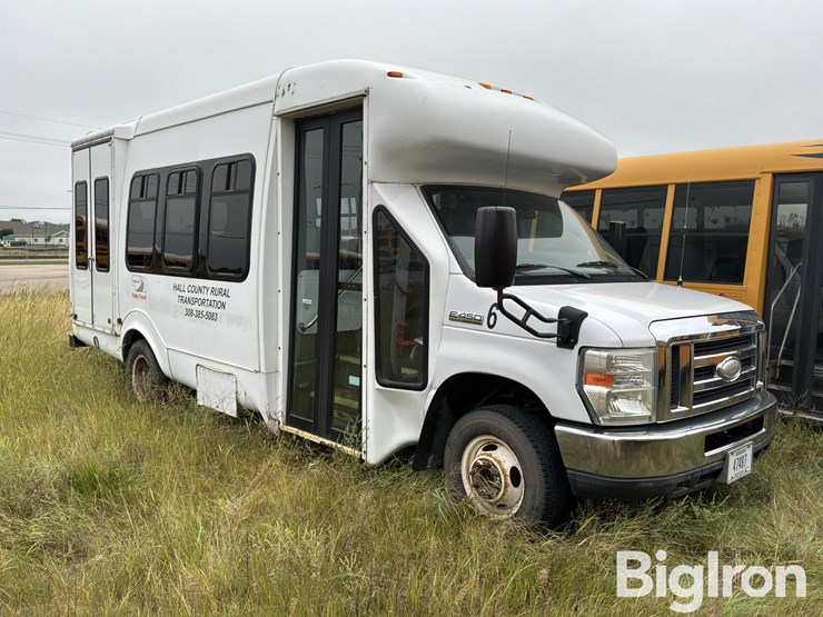 2014-ford-e450-image-1
