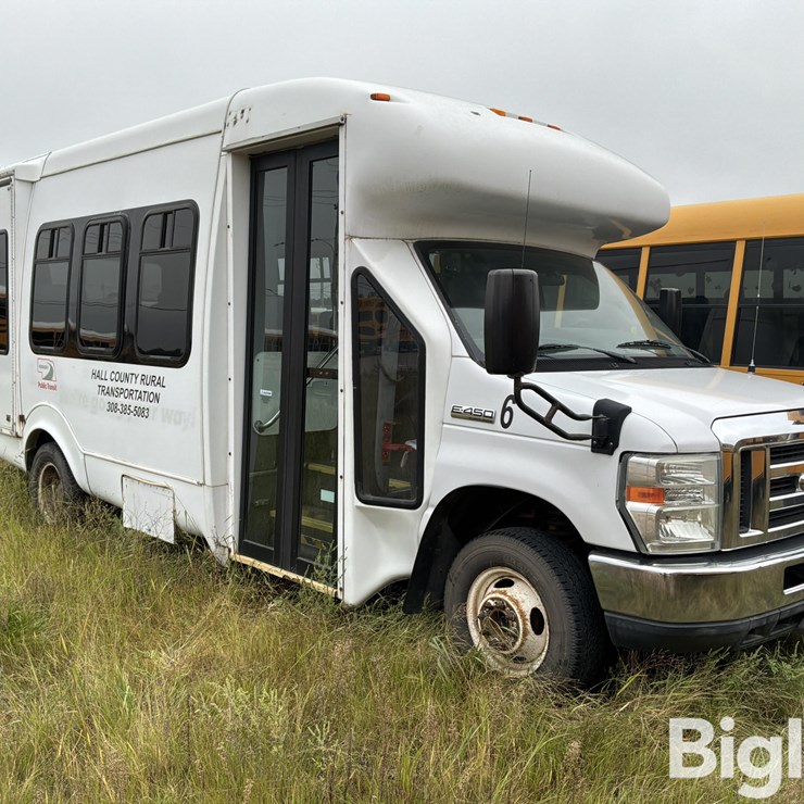 2014 FORD E450