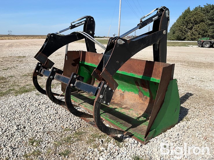 john-deere-7-image-1
