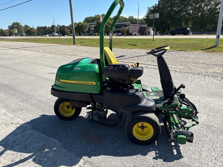 2021-john-deere-2400-image-8