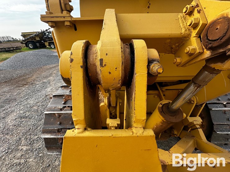 caterpillar-d6c-image-18