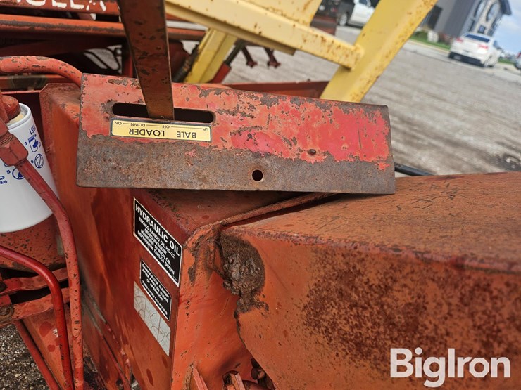 new-holland-1038-image-16