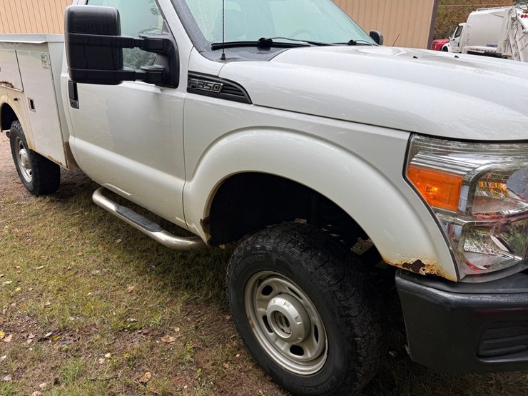 2011-ford-f350-image-32