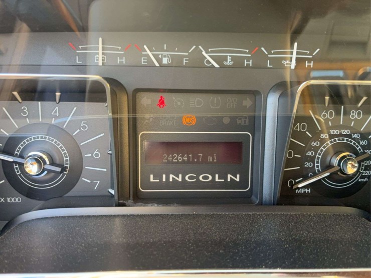 2008-lincoln-navigator-l-image-35