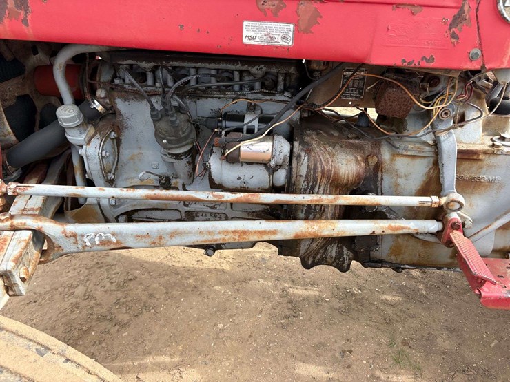 massey-ferguson-135-image-19