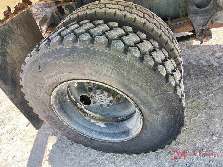 2015-ford-f750-image-9