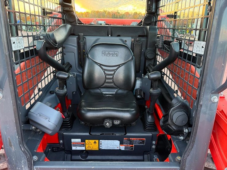 kubota-ssv75-image-25