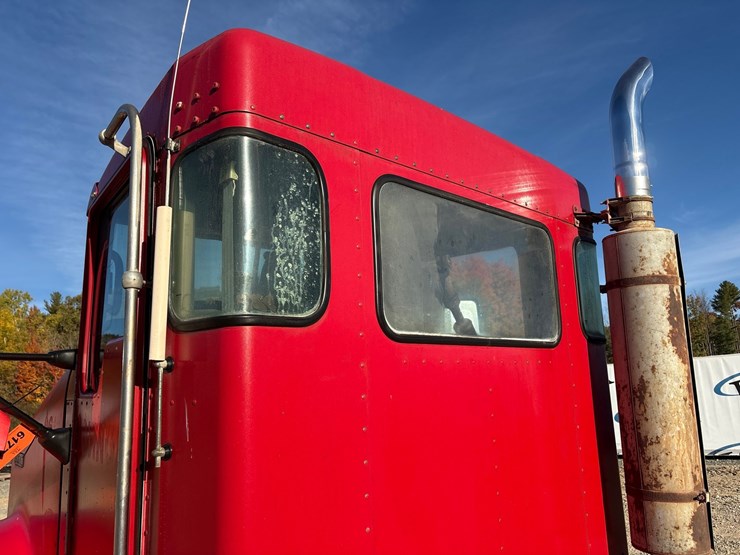 2007-kenworth-w900-image-14
