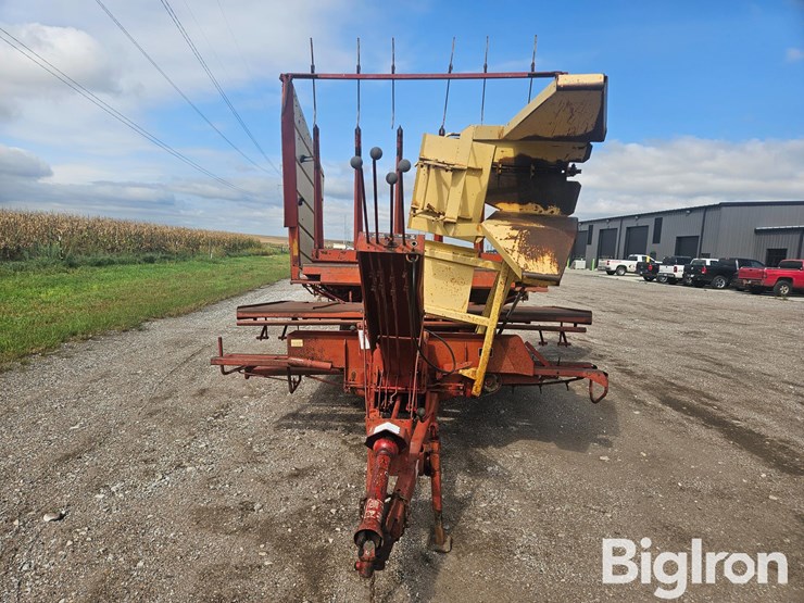 new-holland-1038-image-2