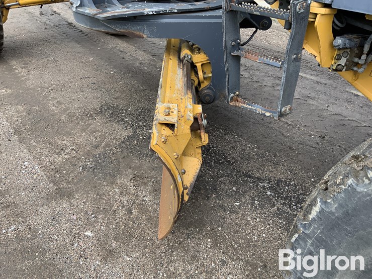 2007-deere-672d-image-17