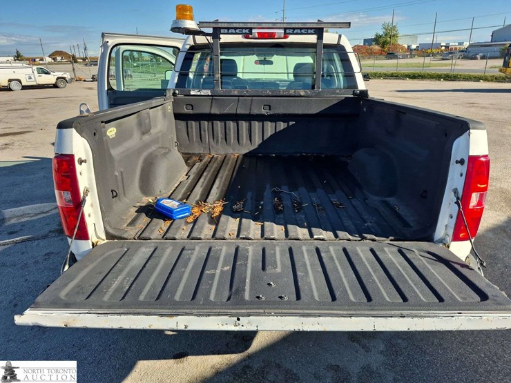 2012-chevrolet-silverado-1500-image-23