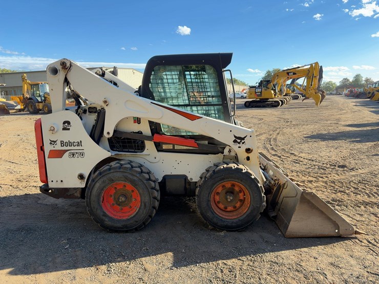 2017-bobcat-s770-image-6