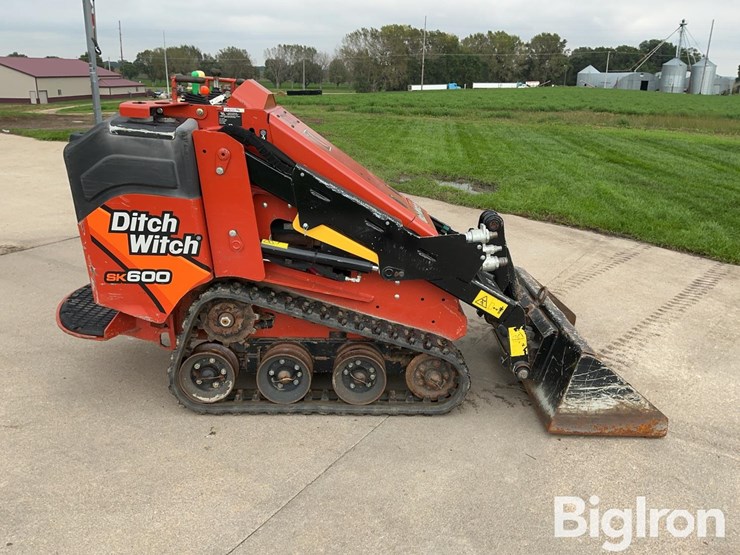 2024-ditch-witch-sk600-image-4
