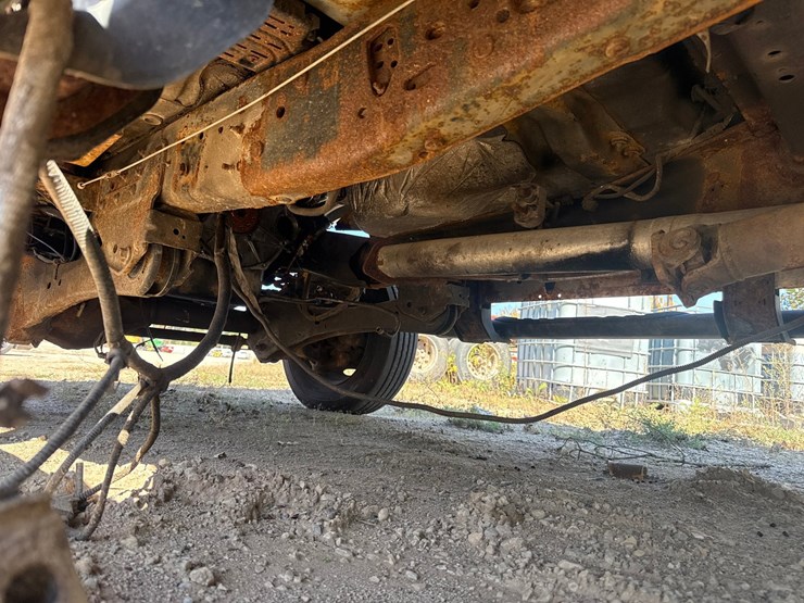 2010-ford-f550-xlt-image-23