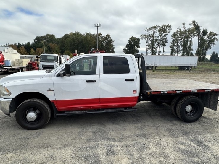 2014-dodge-3500-image-2