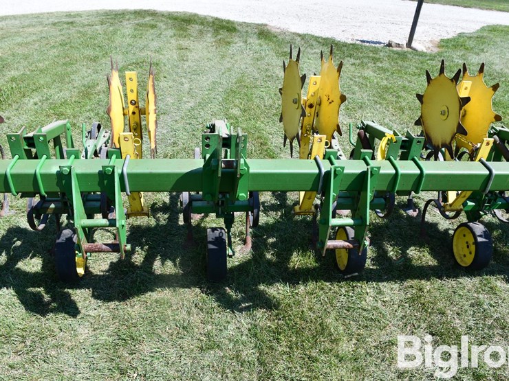 john-deere-er825-8r30-cultivator-image-9