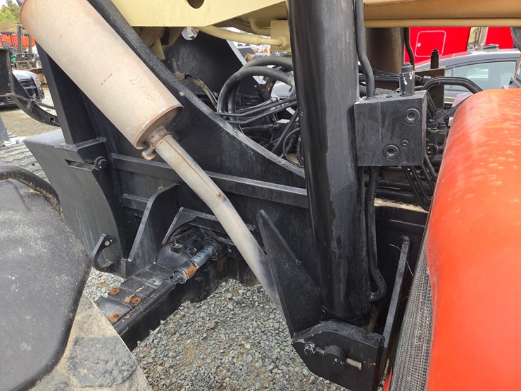 2010-jlg-g10-55a-image-26
