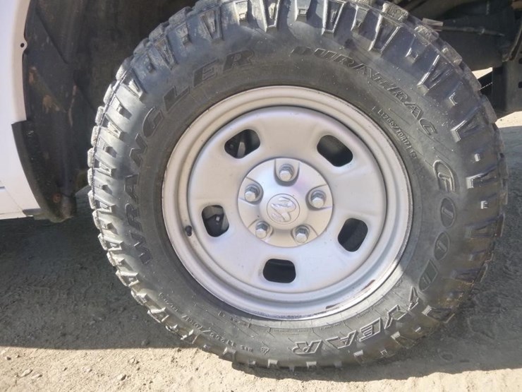2016-dodge-1500-image-26
