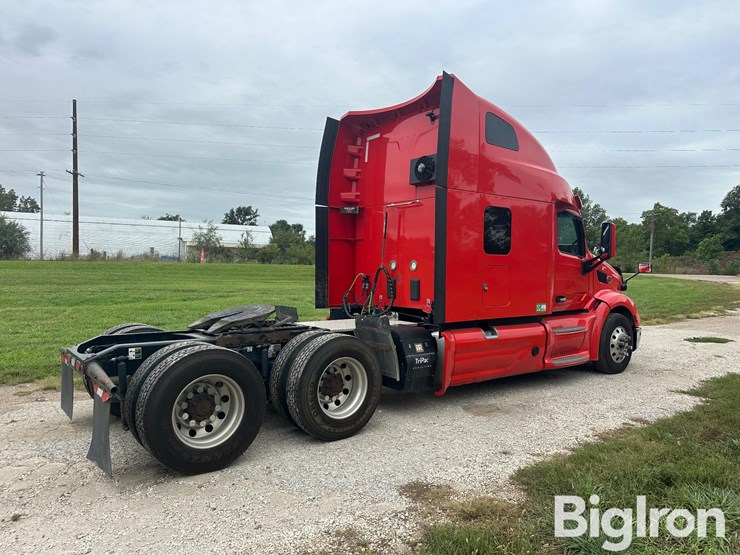 2021-peterbilt-579-image-5