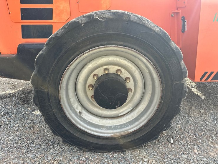 2019-jlg-8042-image-57