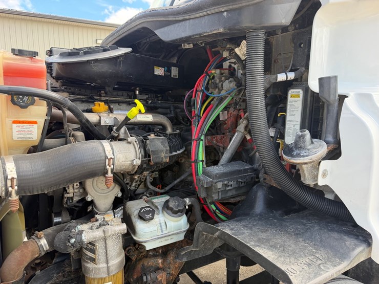 #1608-•-2019-freightliner-cascadia-single-axle-day-cab-image-47