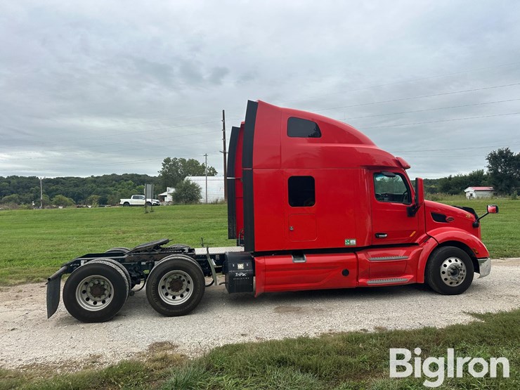 2021-peterbilt-579-image-4