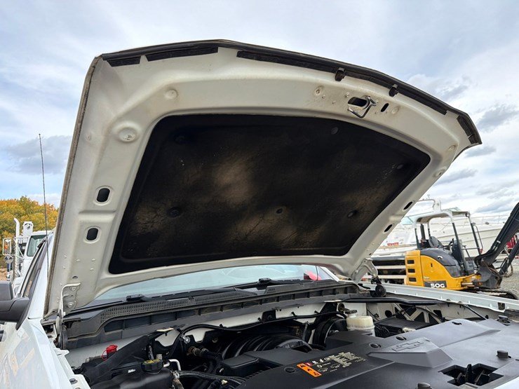2019-chevrolet-silverado-1500-image-86