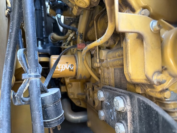 2023-caterpillar-226d3-image-54
