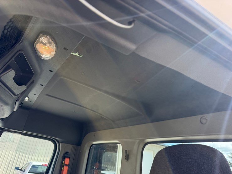 #1608-•-2019-freightliner-cascadia-single-axle-day-cab-image-31