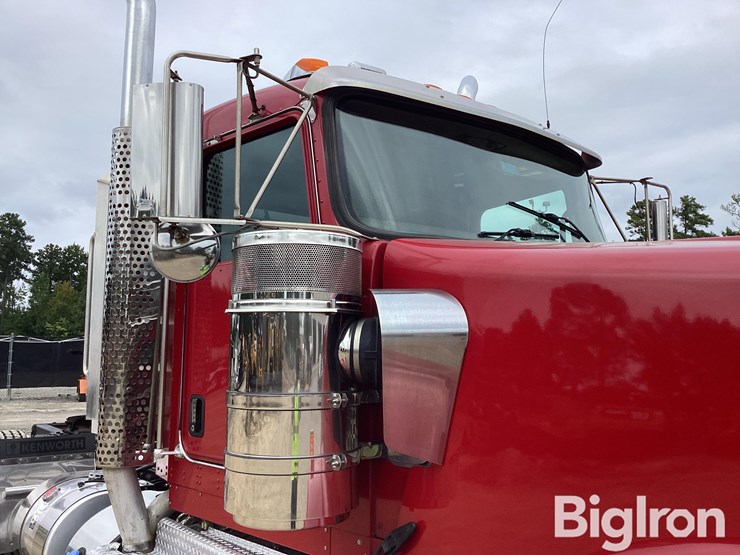 2017-kenworth-w900-image-16