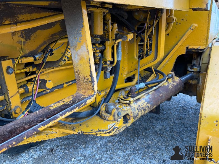 1979-deere-672a-image-13