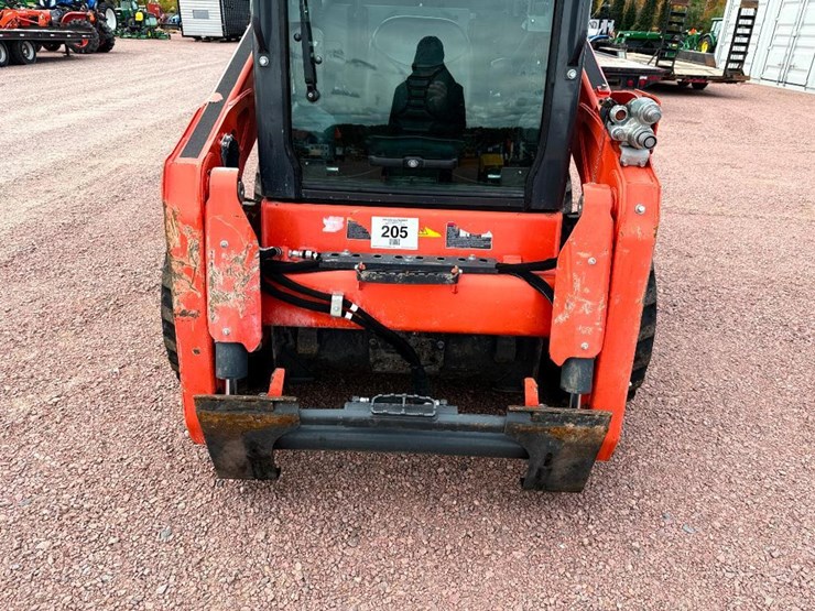 kubota-ssv75-image-12
